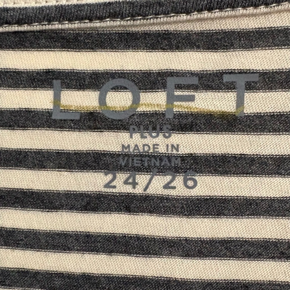LOFT Women’s Plus Smokey Gray & Cream Striped Long Sleeve Top - Picture 7 of 8